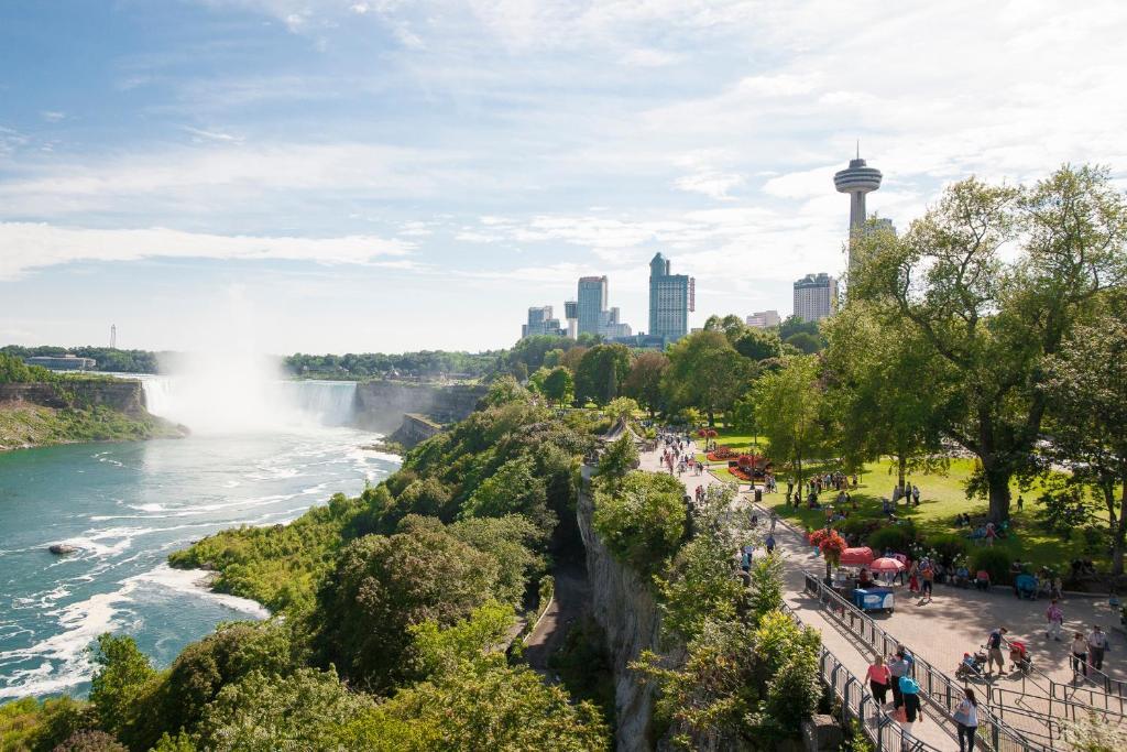 Admiral Inn By The Falls Niagara Bagian luar foto