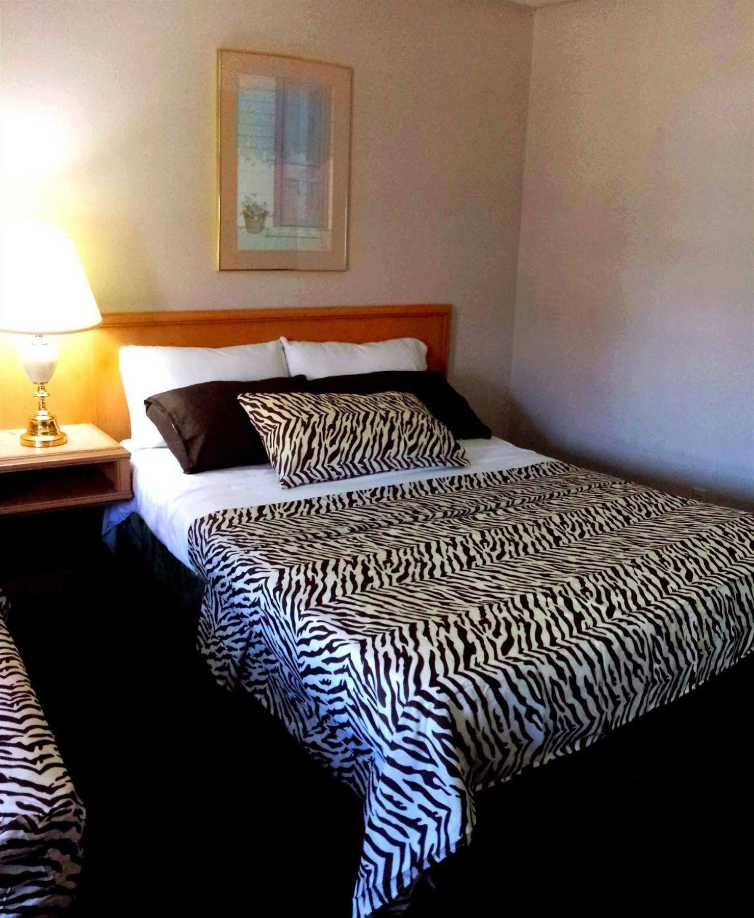 Admiral Inn By The Falls Niagara Bagian luar foto