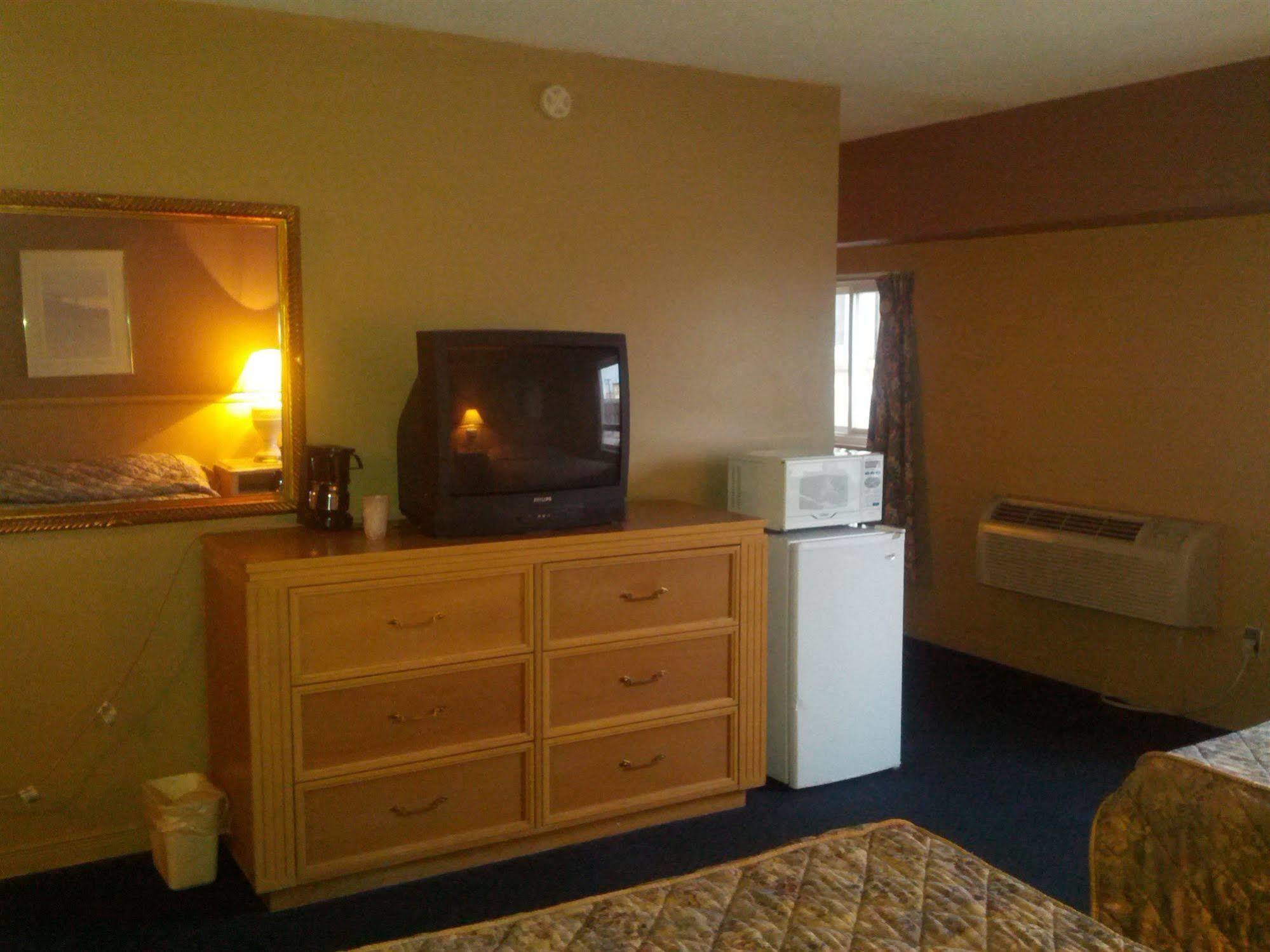 Admiral Inn By The Falls Niagara Bagian luar foto