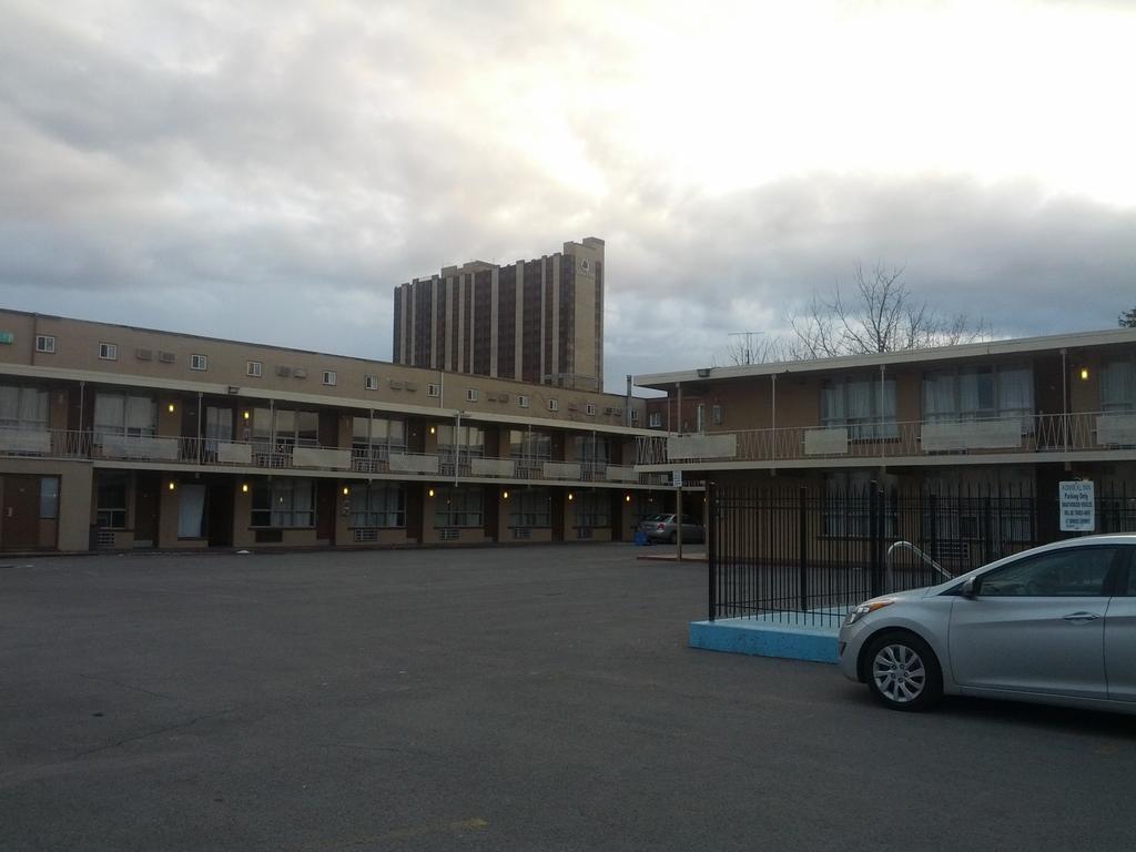 Admiral Inn By The Falls Niagara Bagian luar foto
